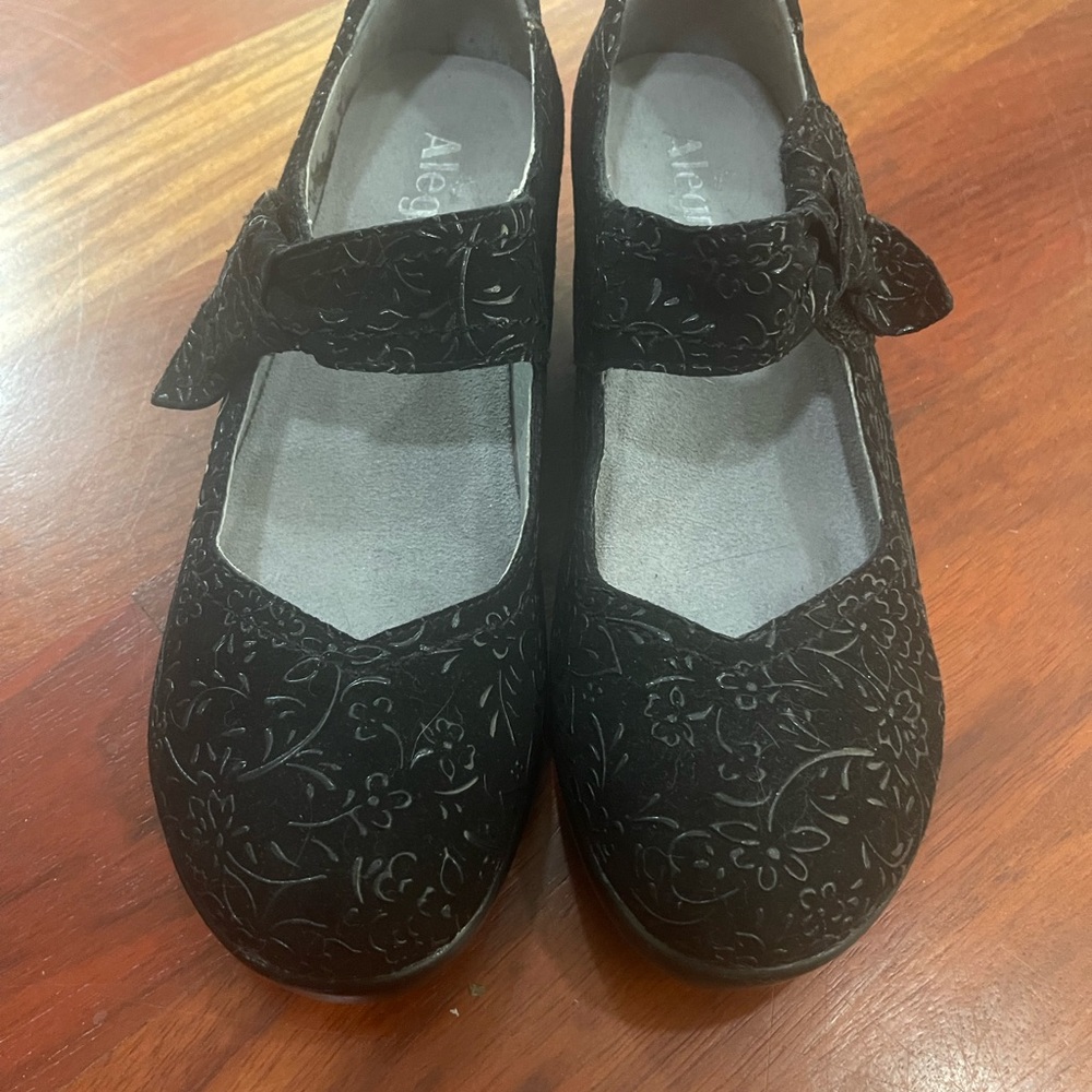 Alegria Women's Black Floral Shoes
